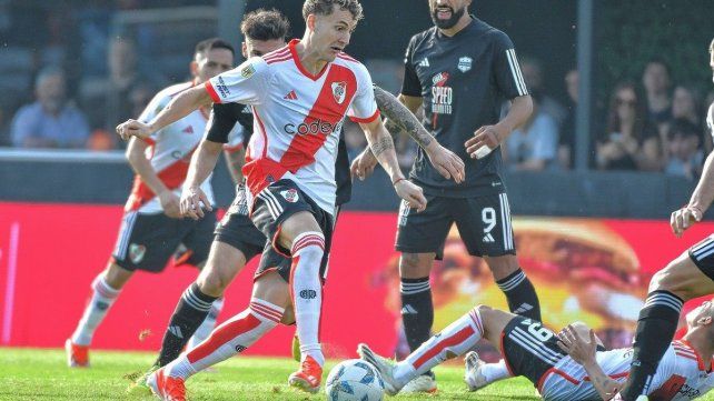 River Plate y Riestra igualan sin goles en el Guillermo Laza River Plate y Riestra igualan sin goles en el Guillermo Laza