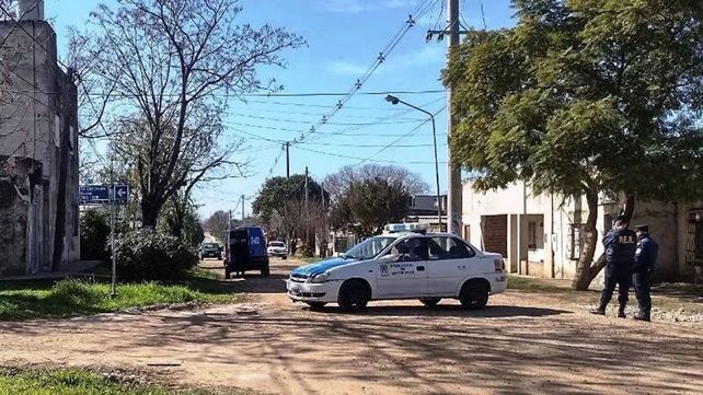 La Policía sigue buscando el arma de fuego que utilizó el empresario para ejercer su defensa. Ayer el acusado de homicidio prefirió no declarar ante la fiscal. La Policía sigue buscando el arma de fuego que utilizó el empresario para ejercer su defensa. Ayer el acusado de homicidio prefirió no declarar ante la fiscal. 