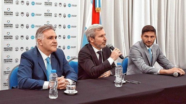 Martín Llaryora, Rogelio Frigerio y Maximiliano Pullaro se reunirán este martes en Rosario. Martín Llaryora, Rogelio Frigerio y Maximiliano Pullaro se reunirán este martes en Rosario.