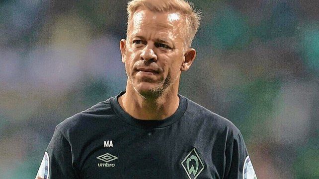 Tras ser acusado de falsificar el certificado de vacunación, el entrenador del Werder Bremen decidió ponerle fin a su trabajo en la institución.
