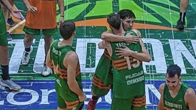 Estudiantes a un paso de la permanencia