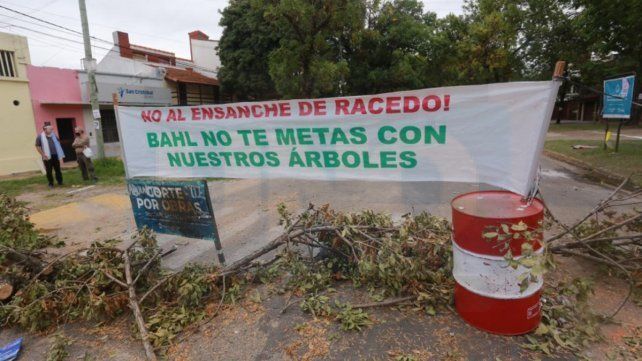 Racedo: a la espera de una mesa de diálogo, establecen presencia policial permanente