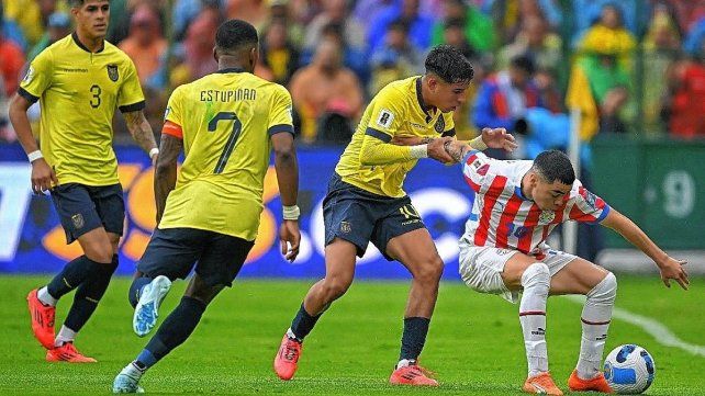 Ecuador y Paraguay igualaron sin goles. Ecuador y Paraguay igualaron sin goles.
