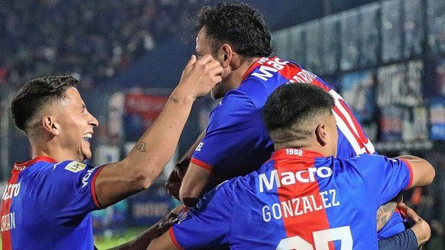 Tigre se floreó ante su gente y goleó a Unión de Santa Fe Tigre se floreó ante su gente y goleó a Unión de Santa Fe