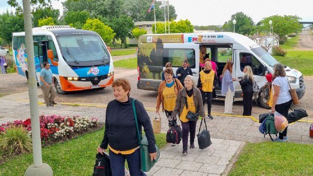 Villa Elisa celebró un día lleno de emociones con los adultos mayores Villa Elisa celebró un día lleno de emociones con los adultos mayores