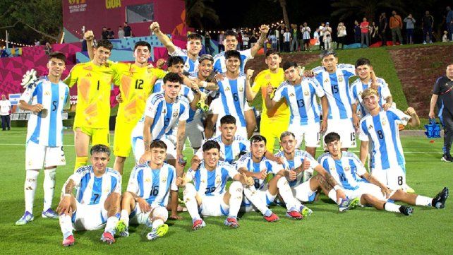 Argentina terminó como la mejor selección en la fase de grupos del Mundial Sub 17 y jugará con México en 16avos. Argentina terminó como la mejor selección en la fase de grupos del Mundial Sub 17 y jugará con México en 16avos.