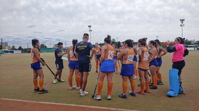 Regional de Clubes D: Paracao y Rowing están en semifinales.