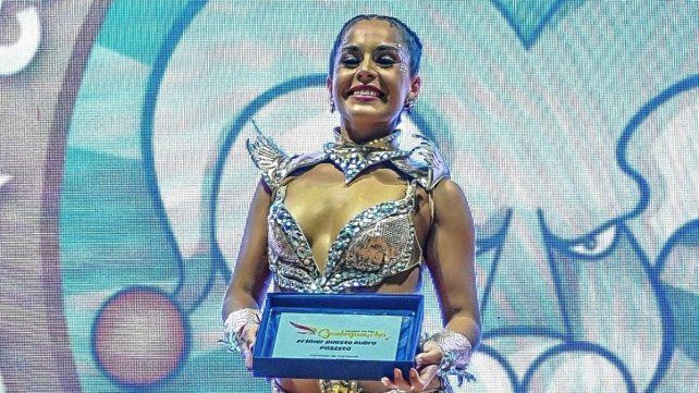 Candela Gómez, de la comparsa Papelitos, fue electa mejor pasista Candela Gómez, de la comparsa Papelitos, fue electa mejor pasista