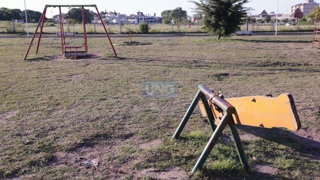 Paraná: juegos en mal estado en distintos parques generan recurrentes quejas de vecinos
