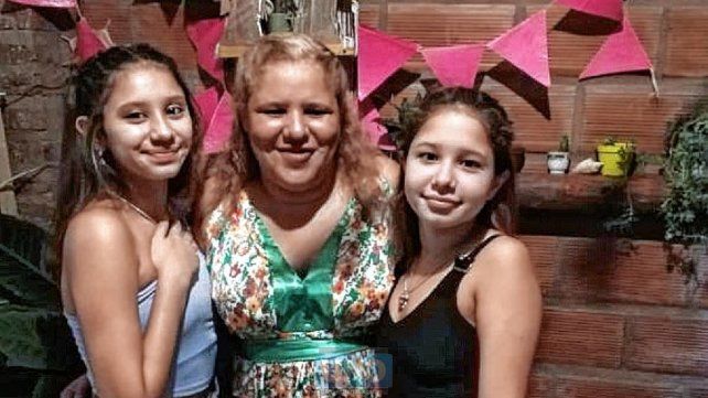 La mamá de Cynthia tiene una discapacidad visual casi total y es el único sostén del hogar