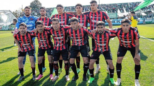 La formación de Patronato que inició el juego en la temporada 2024 en cancha de San Miguel La formación de Patronato que inició el juego en la temporada 2024 en cancha de San Miguel