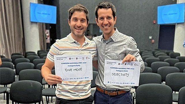 Los graduados de Bioingeniería de la Facultad de Ingeniería de la UNER Alejandro Bisi y Jonathan Gubspun, fueron seleccionados con sus respectivos emprendimientos para competir entre 200 proyectos de todo el mundo en la “Entrepreneurship World Cup”