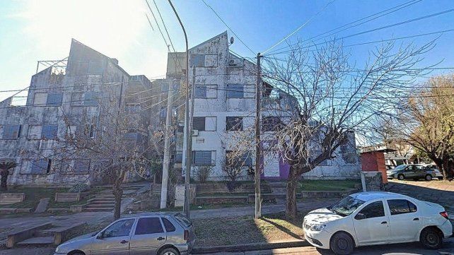 El cuerpo fue encontrado en un departamento de barrio Paraná XIV, en calles Churruarín y Juan Manuel de Rosas.