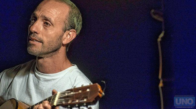 Bendersky también se valió de recursos musicales