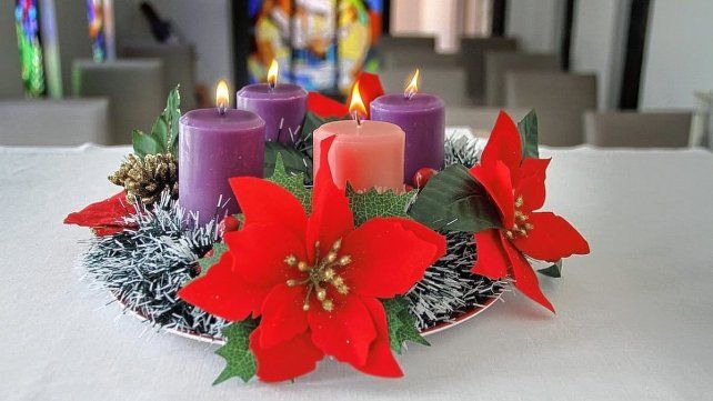 Corona de Adviento. Comienza el tiempo litúrgico de preparación para la Navidad. Este fin de semana habrá bendición de las coronas. Corona de Adviento. Comienza el tiempo litúrgico de preparación para la Navidad. Este fin de semana habrá bendición de las coronas.