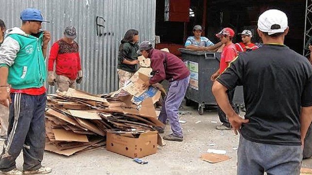 Recuperadores de residuos ganan su sustento a través de un trabajo más formal