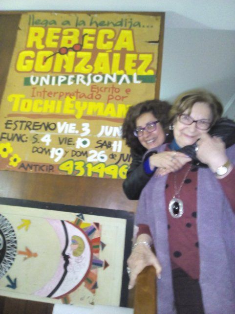 Tochi Eymann junto a la directora Gabriela Verón, coordinadora del homenaje