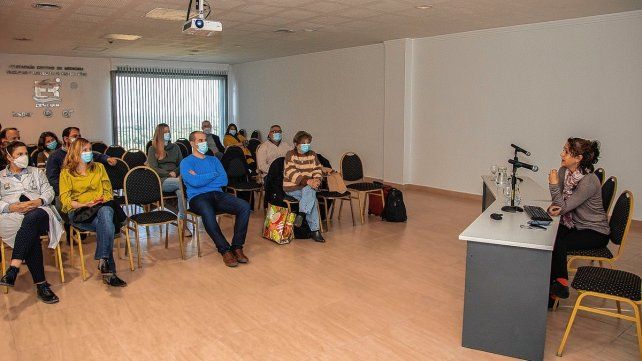 La convocatoria. Estuvo dirigida a todos los profesionales involucrados en la atención del paciente oncológico.