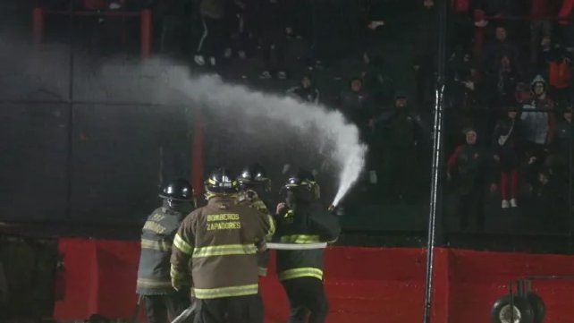 Colón versus Deportivo Madryn, suspendido por incidentes con los hinchas sabaleros. Colón versus Deportivo Madryn, suspendido por incidentes con los hinchas sabaleros.