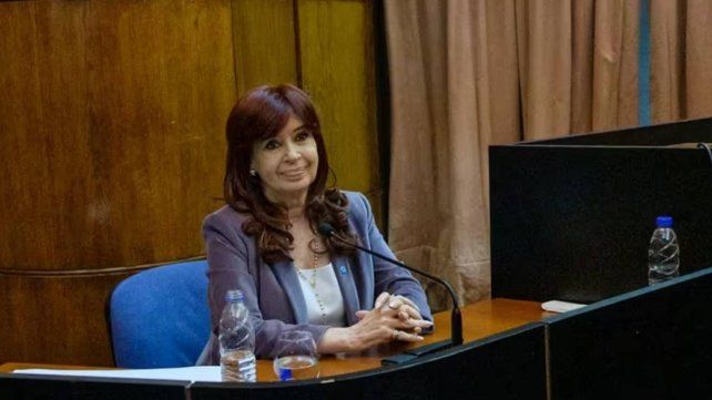 Cristina Fernández apuntó contra el fiscal Luciani y pidió hallar a los autores Cristina Fernández apuntó contra el fiscal Luciani y pidió hallar a los autores