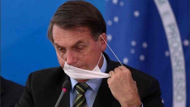 A más de un año de pandemia y ante un colapso del sistema hospitalario, Bolsonaro creó un comité contra el Covid.