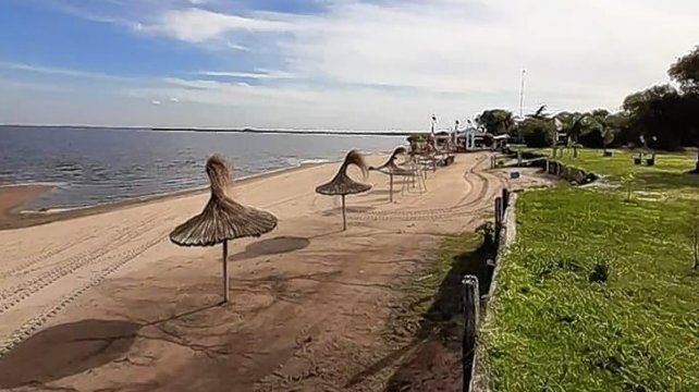 En la costa del Uruguay reabrió playa con sistema de hospedaje seguro 