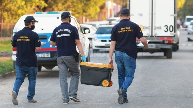 La pesquisa del triple crimen se centra en análisis de videos, celulares y vainas servidas