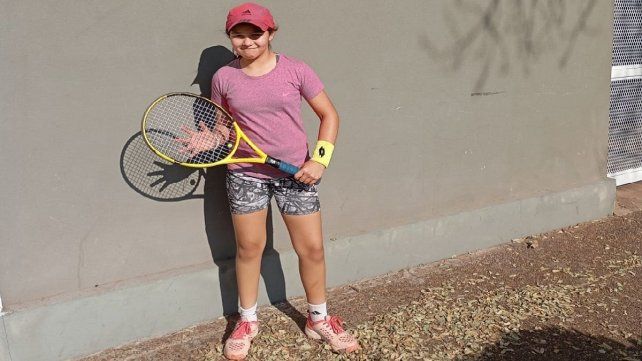 Lourdes Reisenauer en el Santa Fe Lawn Tenis. Lourdes Reisenauer en el Santa Fe Lawn Tenis.