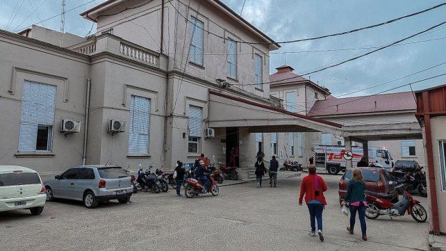El traslado de Moyano al nosocomio fue rápido, pero igual falleció. La víctima tenía 42 años. La Policía de Gualeguay aseguró que el menor acusado tiene 50 ingresos a las comisarías por delitos menores. Ineficiencia del Estado