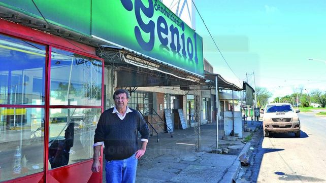 Clásico. Geniol es un tipo sencillo, culto, fanático de la política, la música, el río Gualeguay y el fútbol. Clásico. Geniol es un tipo sencillo, culto, fanático de la política, la música, el río Gualeguay y el fútbol.