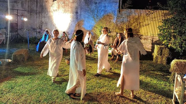 Además de las misas de Nochebuena y Navidad desde las parroquias y capillas que integran la Arquidiócesis de Paraná se han organizado pesebres vivientes.