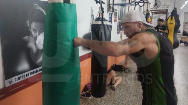 Wenceslao Mansilla asegura que su próximo rival simuló una lesión producto de un cabezazo en su anterior enfrentamiento. Wenceslao Mansilla asegura que su próximo rival simuló una lesión producto de un cabezazo en su anterior enfrentamiento.