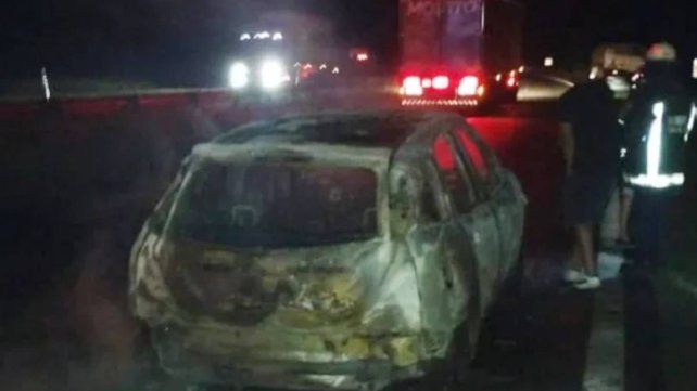 Impactante choque e incendio en Ruta 12 Impactante choque e incendio en Ruta 12