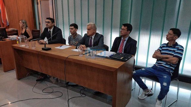 Juicio abreviado. Cuatrín (el segundo de la izquierda) y Lemos (último), admitieron la culpabilidad.