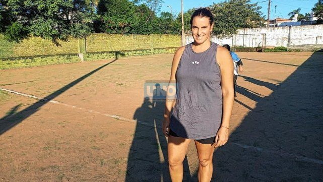 Florencia Mutio, encargada de entrenar arqueras en Talleres. Florencia Mutio, encargada de entrenar arqueras en Talleres.