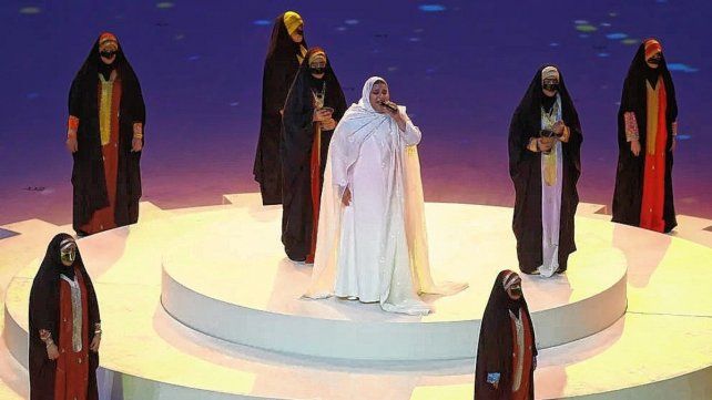 La final de la Copa del Mundo Qatar 2022 comenzó con un número musical con varios intérpretes y un show mágico dentro del Estadio Lusail