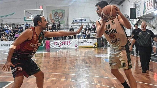 Recreativo derrotó a Unión (foto) y Ciclista hizo lo propio ante Paracao. Recreativo derrotó a Unión (foto) y Ciclista hizo lo propio ante Paracao.