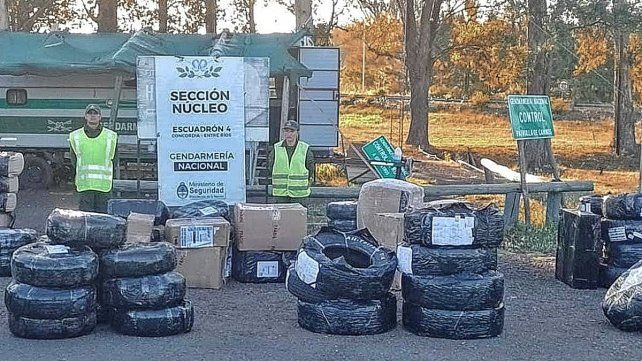 En Concordia impidieron el contrabando de cubiertas.