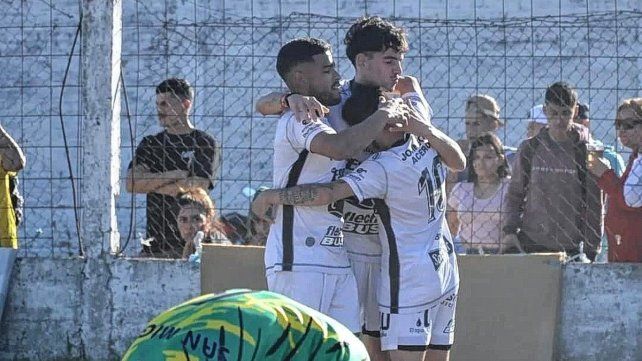 Patronato goleó 4 a 1 a San Miguel Patronato goleó 4 a 1 a San Miguel