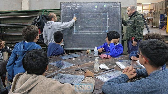 La EET N° 1 prepara técnicos desde hace más de ocho décadas.
