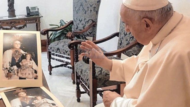 Orgullo. "Llevamos mucho sentimiento, muchas suplicas, palabras de excombatientes que se han ido enterando. Me emociona mucho, será una experiencia muy profunda como argentinos", expresó el sacerdote Jacob.