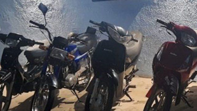 Un grupo de jóvenes de Chajarí corría una picada con un bebé a bordo. Un grupo de jóvenes de Chajarí corría una picada con un bebé a bordo.