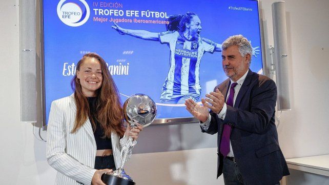 Estefanía Banin fue distinguida con el premio EFE a la mejor Jugadora Iberoamericana del 2023. Estefanía Banin fue distinguida con el premio EFE a la mejor Jugadora Iberoamericana del 2023.