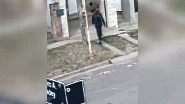 Ocurrió en la zona sur de Paraná. La familia no se encontraba en la casa. Al regresar, el propietario encontró alarma y puertas rotas y el ladrón en pleno robo