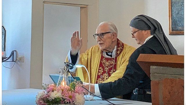 Textual. "Agradezco al Señor que me haya llenado de esta gracia para continuar como obispo la gran tradición de santificar el mundo en la Iglesia", indicó.