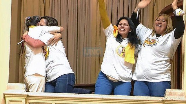 Algarabía. Emoción y júbilo entre los padres de pequeños pacientes que cursan la enfermedad.