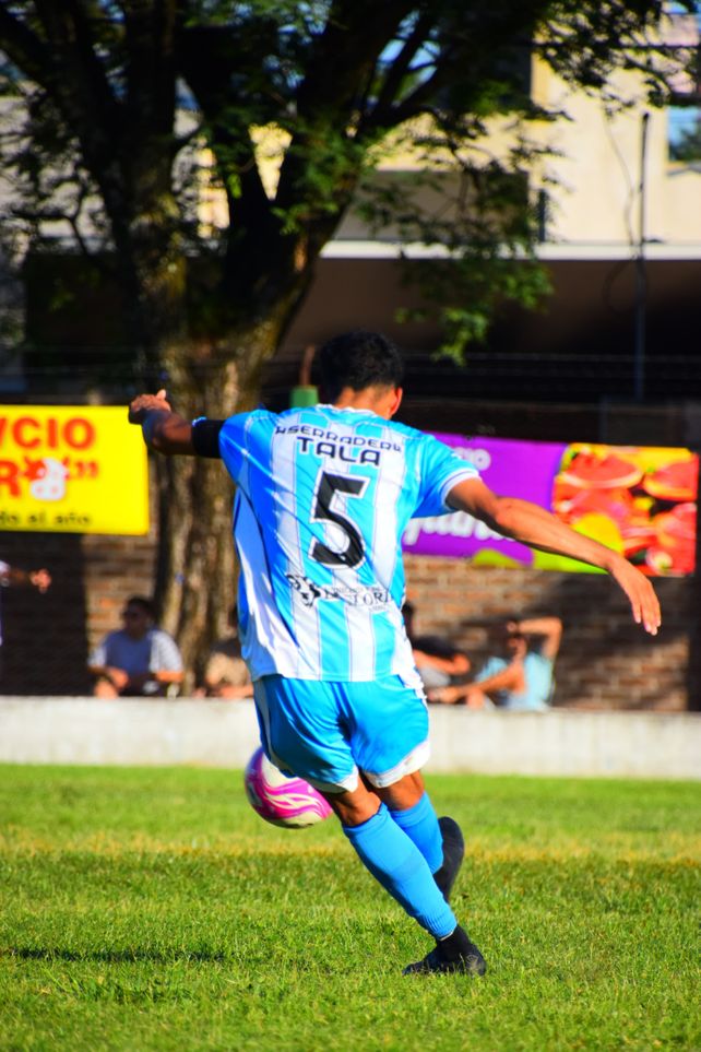 Federico Álvarez, mediocampista central y uno de los referentes de La Florida Federico Álvarez, mediocampista central y uno de los referentes de La Florida