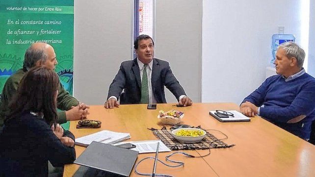 La Comisión Directiva, la Unión Industrial de Entre Ríos (UIER) mantuvo un encuentro con el diputado nacional Marcelo Casaretto.
