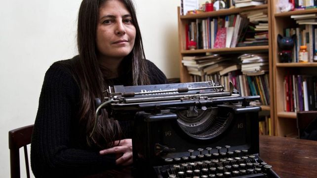 Selva Almada y Ricardo Romero compartirán experiencias, ideas y caminos en el seminario "Usina de letras". Selva Almada y Ricardo Romero compartirán experiencias, ideas y caminos en el seminario "Usina de letras".