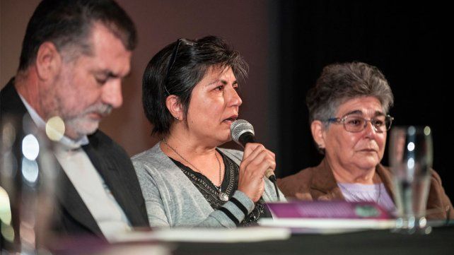 Andrea Lescano, la mamá de Micaela García, habla en la presentación del libro en Gualeguay.